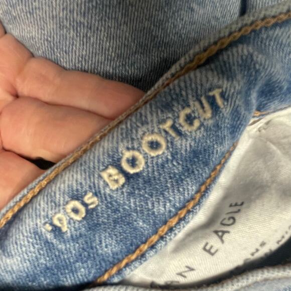 American Eagle 90s Bootcut Distressed Light Wash Jeans Size 6 Short Festival - Picture 6 of 6